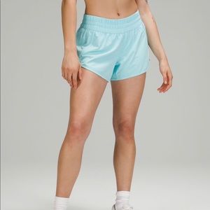 Lululemon tracker short 4 heather lux icing blue